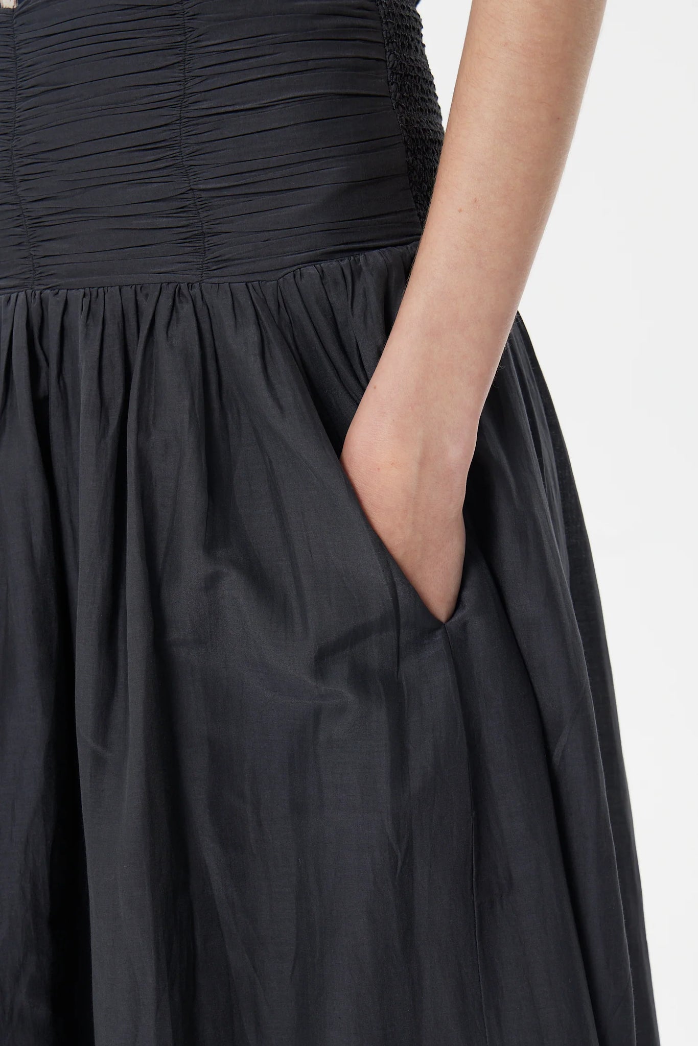 Corrientes Kristel Midi Skirt in Charcoal