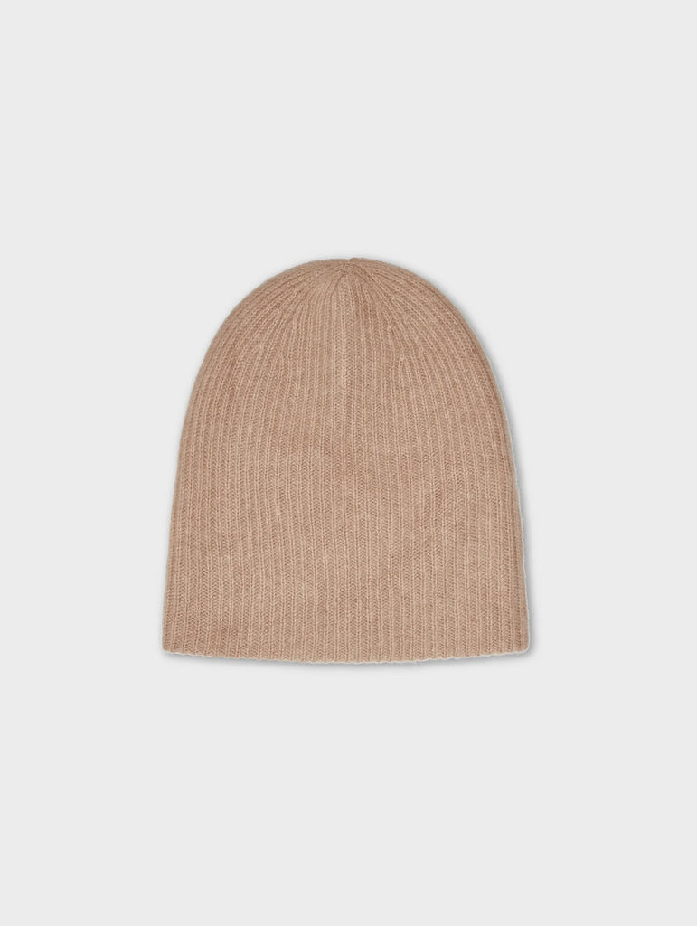 Cashmere Plush Rib Beanie in True Camel