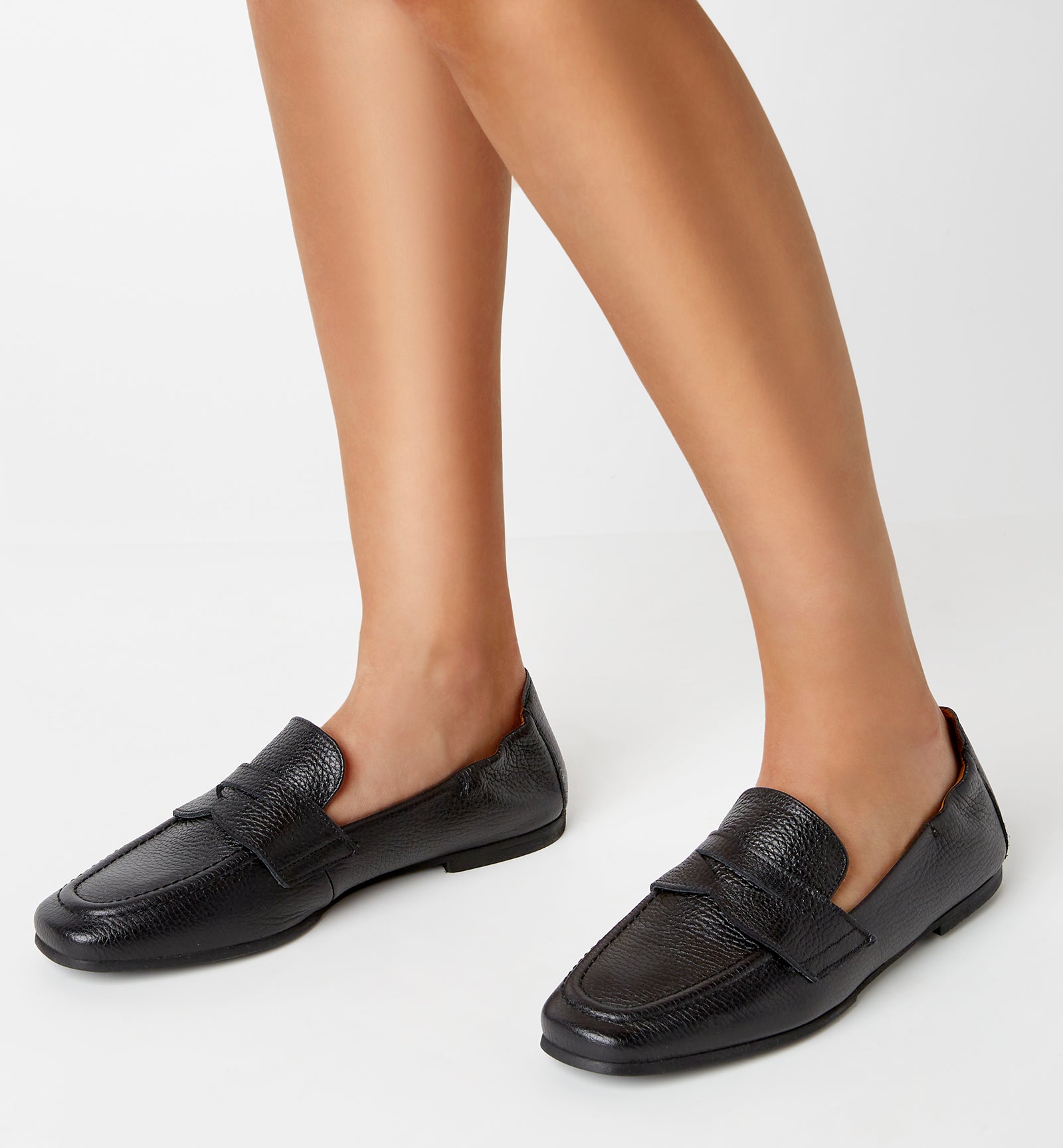 Kitson Leather Loafer in Black