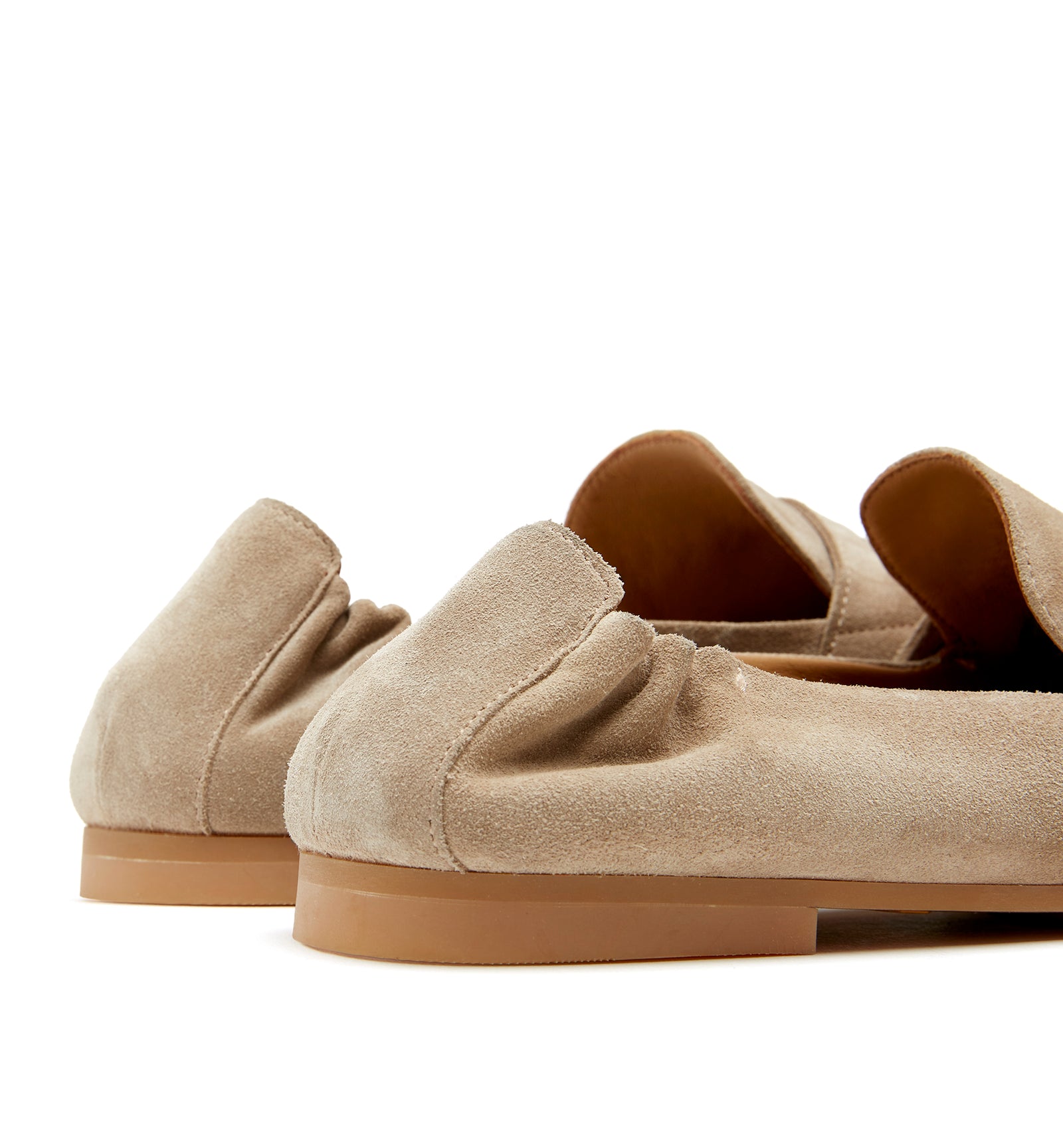 Kitson Leather Loafer in Wheat Pebble