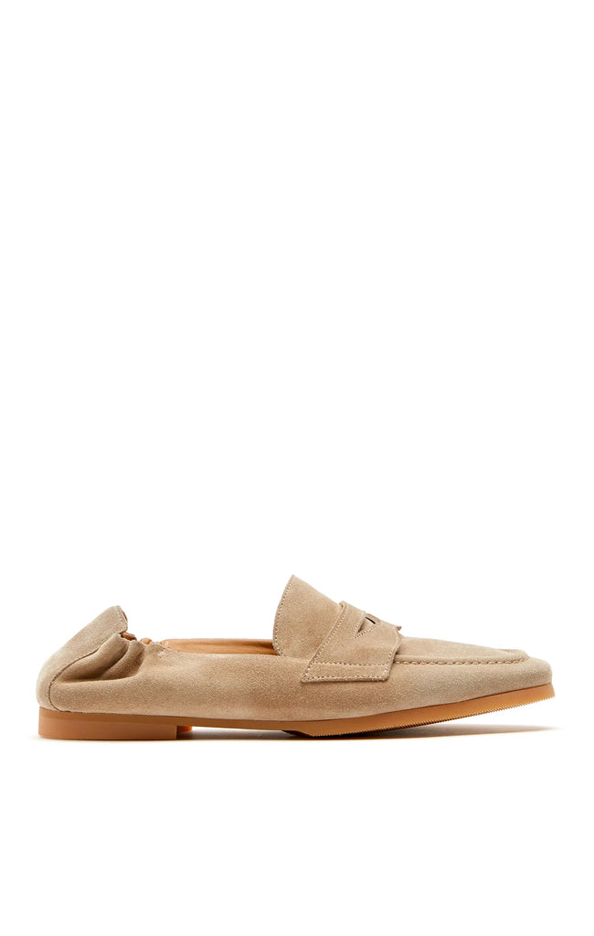 Kitson Leather Loafer in Wheat Pebble