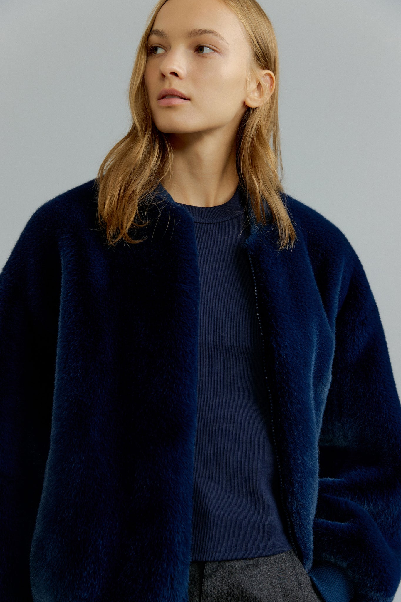 Pio Overfit Zip-Up Fur Jumper in Navy