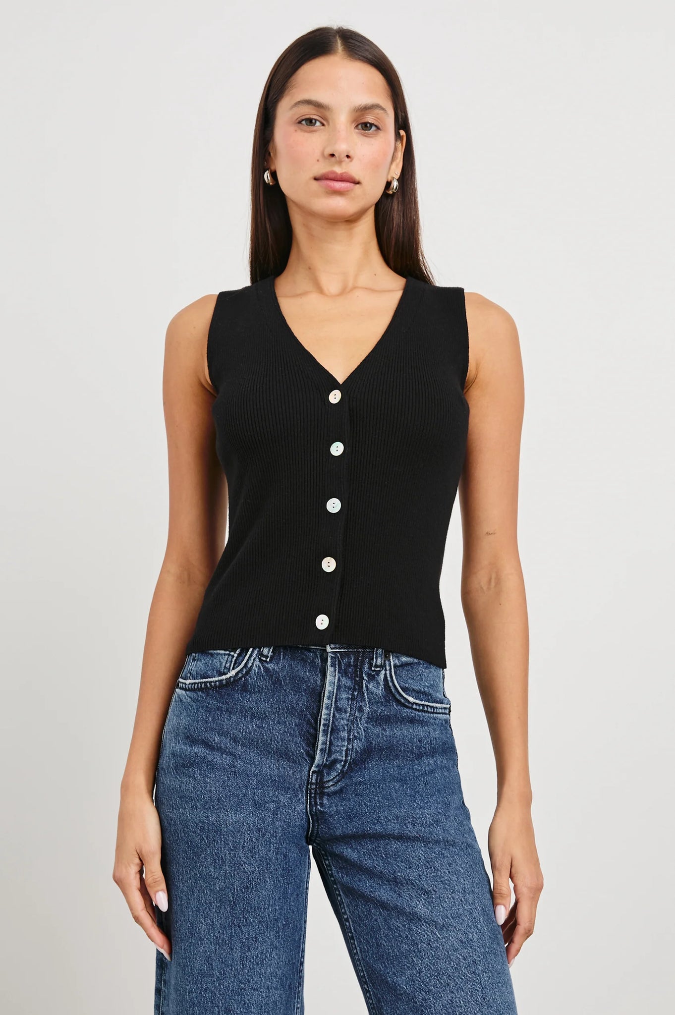 Rosa Vest in Black