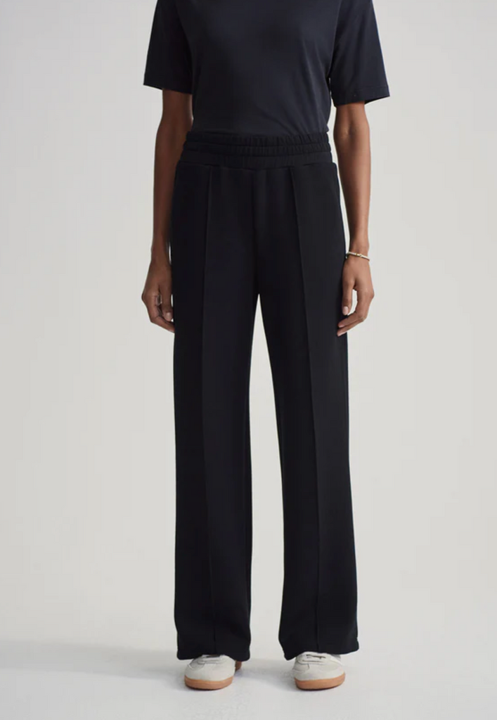 The Wide Leg Pant 30" in Black