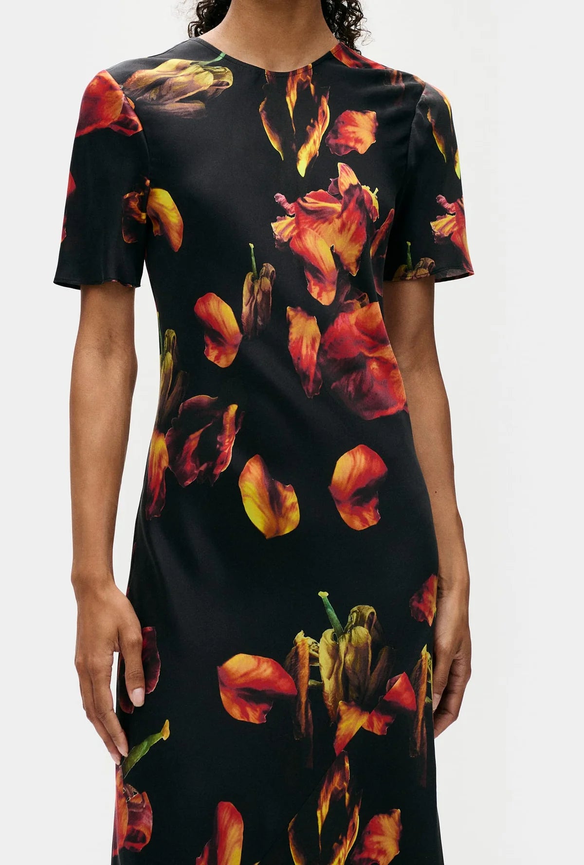 Short Sleeve Bias Dress in Tulipa Black