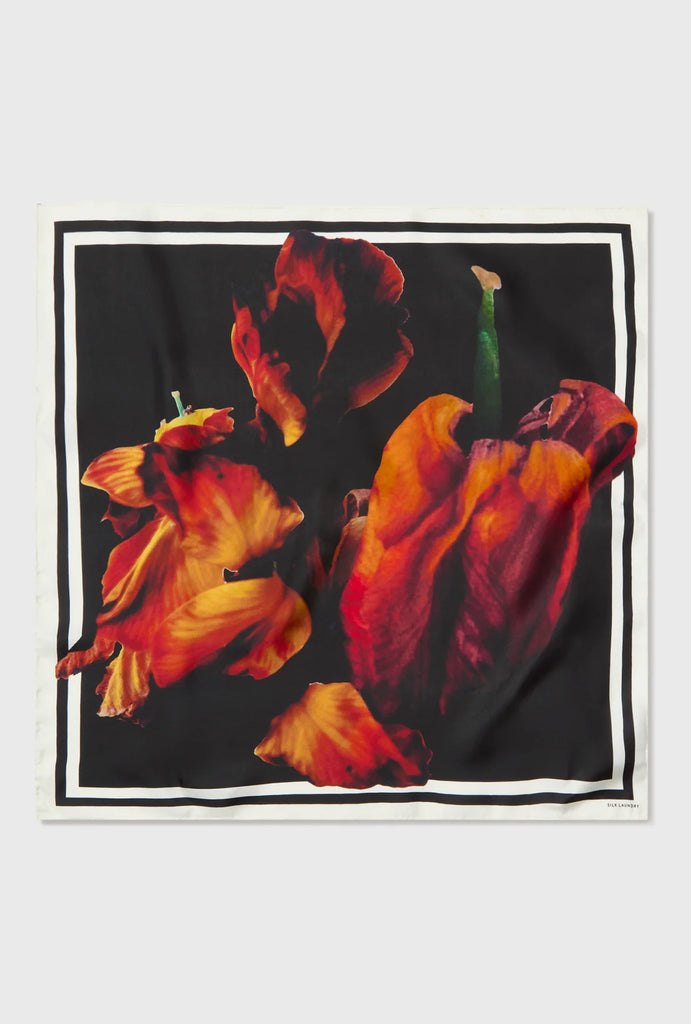 Twill Scarf in Tulipa Black